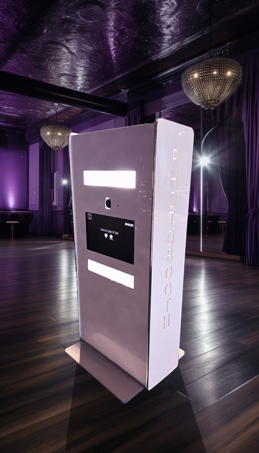 freestanding photo booth